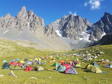 Kampçılık ve Doğa Sporları: Yürüyüş, Dağcılık, Balık Tutma ve Bisikletle Gezi